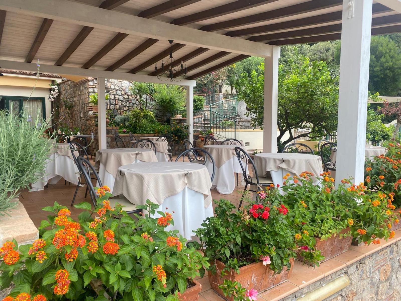 Delle Meraviglie Hotel 3*